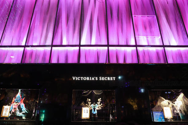 L Brands 10月同店销售增幅超预期 Victoria’s Secret 维多利亚的秘密实体店继续恶化