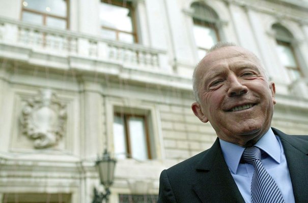 传：François Pinault 再投资媒体