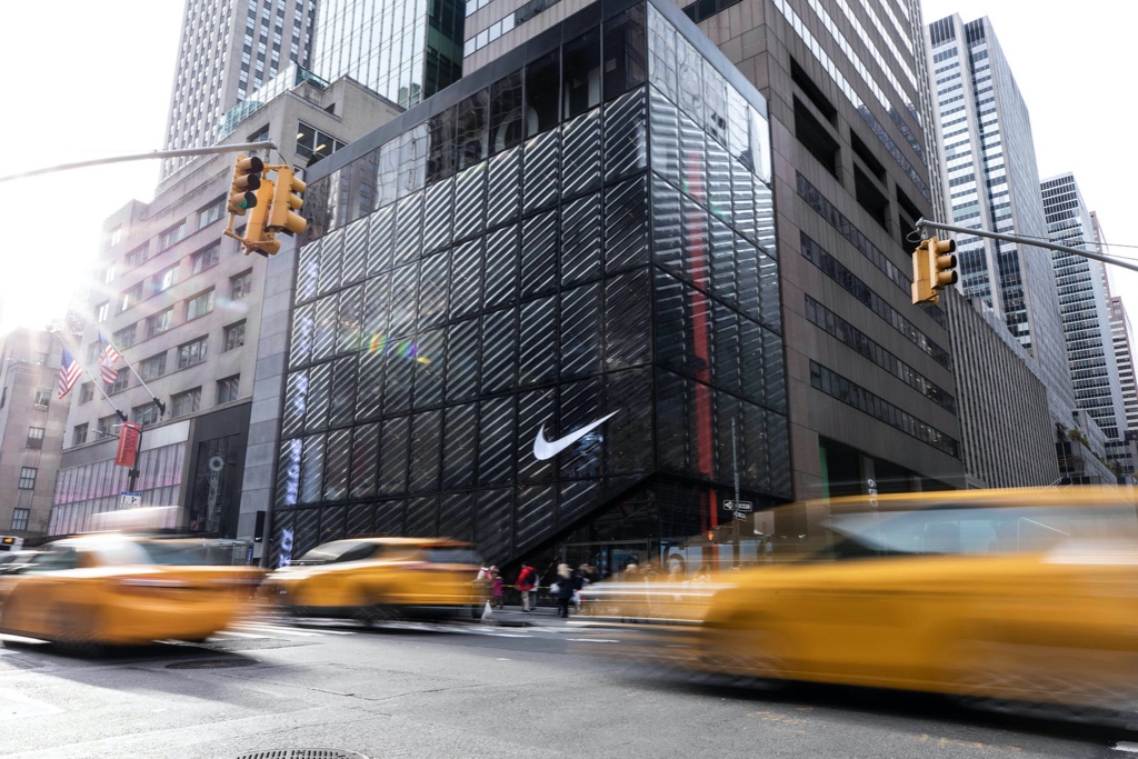 疫情触发全球零售商停业潮 Nike耐克关闭多国门店 分析师料末季损失1/3销售