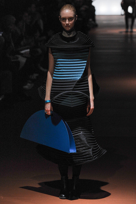 Issey Miyake Fall 2014秋冬巴黎时装周发布