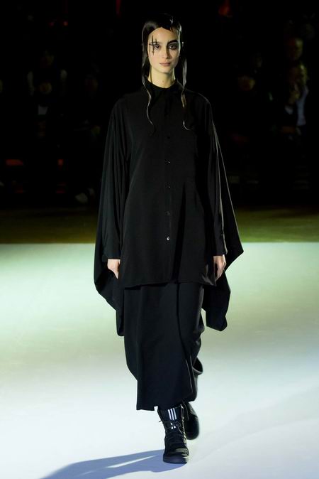 Yohji Yamamoto Fall 2015秋冬巴黎时装周发布