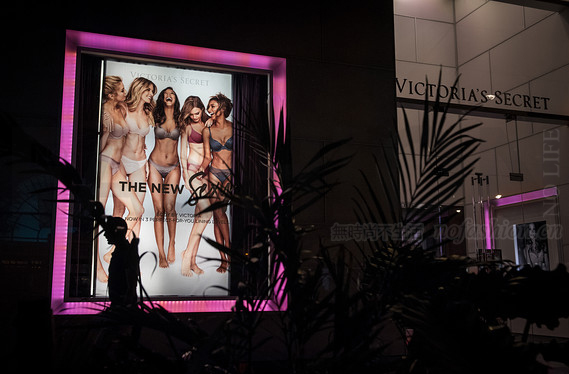 市场不看好Victoria’s Secret 维多利亚的秘密恢复泳装业务 母公司L Brands 遭Moody's 穆迪下调评级