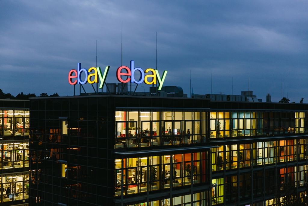 疫情下网购需求激增 EBay收入、展望均胜预期 刺激Amazon亚马逊再攀新高