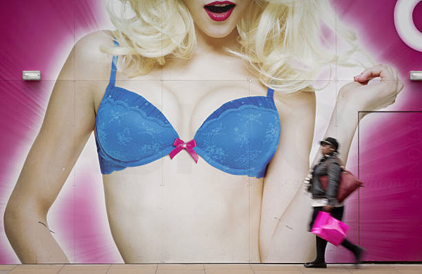 Victoria’s Secret维多利亚的秘密9月销售重现增长 宣布将出售La Senza L Brands股价飙升逾一成
