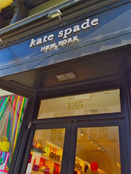 Kate Spade今年在中国将开设8-12间门店 未来可能会推出本地化产品