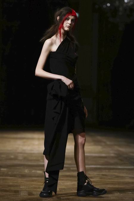 Yohji Yamamoto Spring 2016春夏巴黎时装周发布