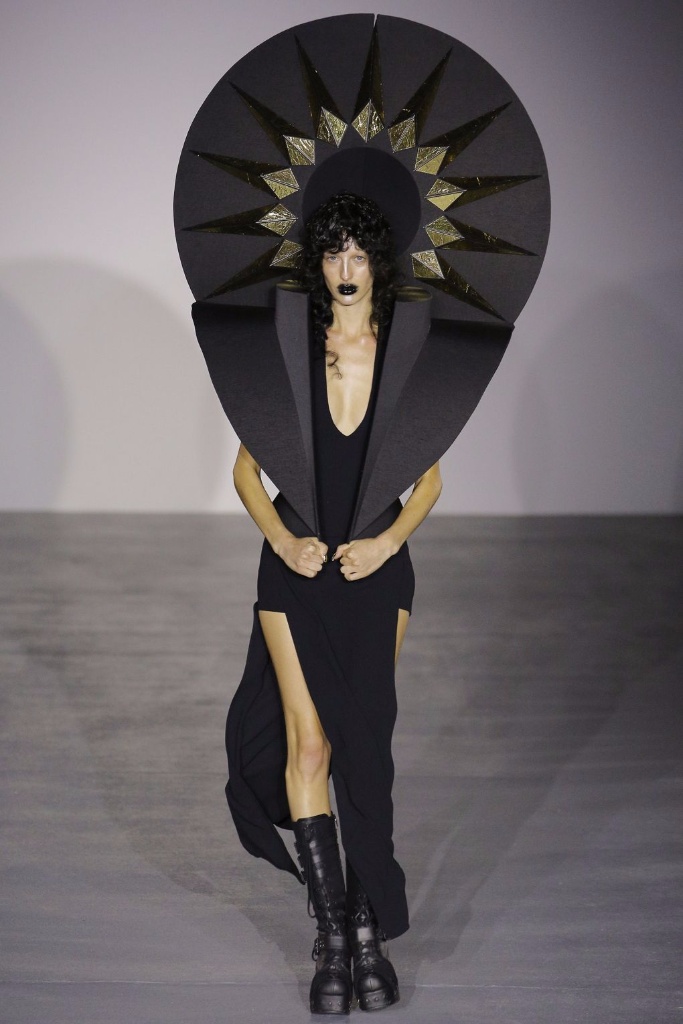 Gareth Pugh Spring 2017春夏伦敦时装周发布