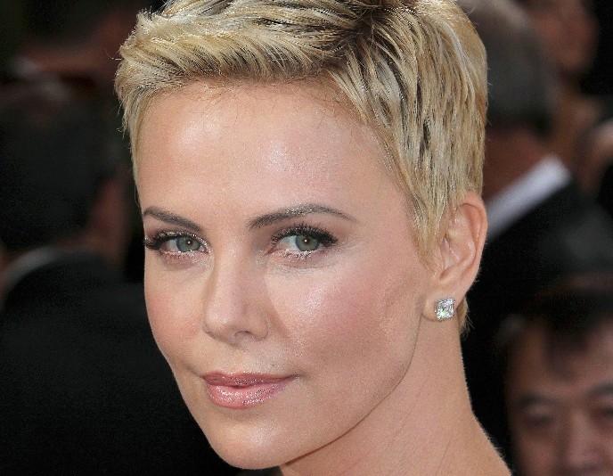 Charlize Theron查理兹·塞隆将推出牛仔线